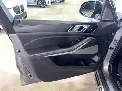 2024 BMW X5 — photo 17 view