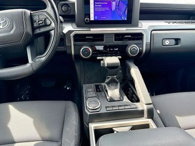 2024 Toyota Tacoma — photo 18 view