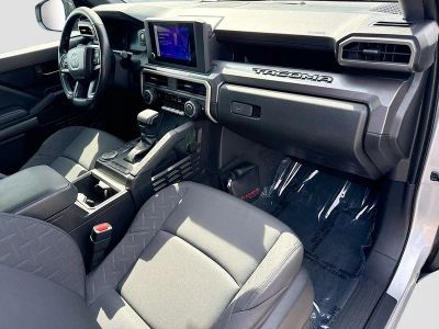 2024 Toyota Tacoma — photo 13 view
