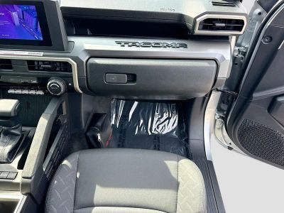 2024 Toyota Tacoma — photo 17 view