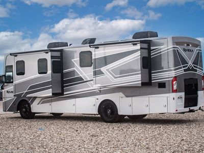 2026 Thor Motor Coach Riviera - Photo 2
