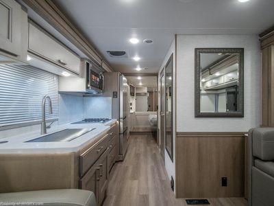2026 Thor Motor Coach Riviera - Photo 10