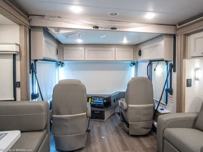 2026 Thor Motor Coach Riviera - Photo 5