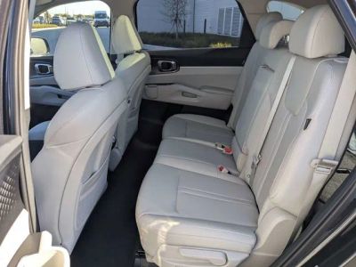 2025 Kia Sorento — photo 12 view
