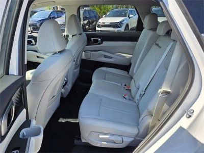 2025 Kia Sorento — detail view