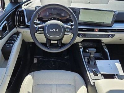 2025 Kia Sorento — engine compartment view