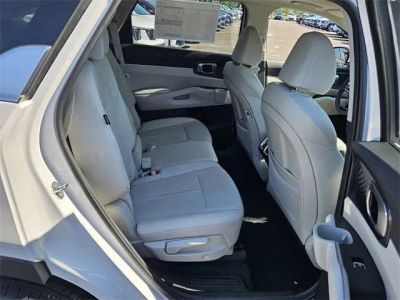 2025 Kia Sorento — photo 11 view