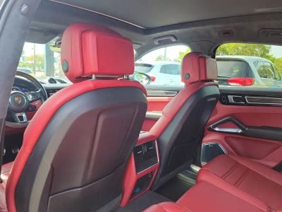 2020 Porsche Cayenne Coupe — photo 12 view