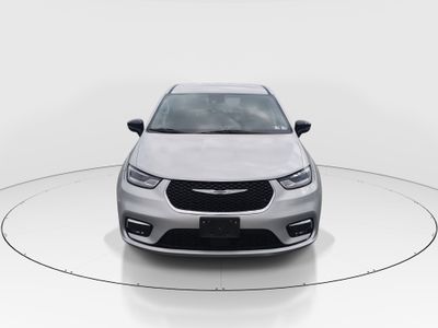 2024 Chrysler Pacifica — side profile view