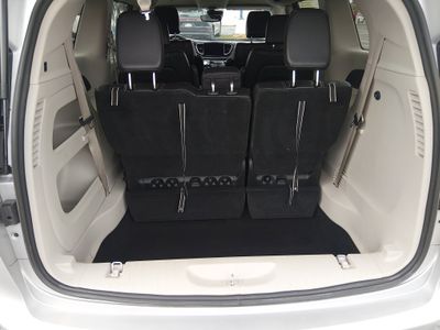 2024 Chrysler Pacifica — photo 11 view