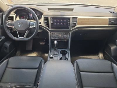 2021 Volkswagen Atlas — photo 9 view