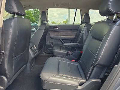 2021 Volkswagen Atlas — photo 13 view