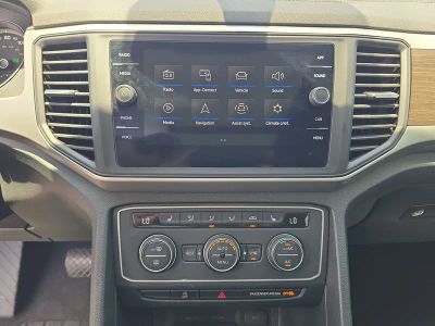 2021 Volkswagen Atlas — photo 18 view