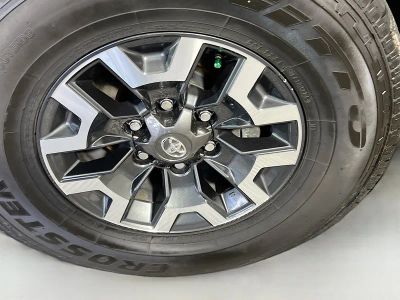2023 Toyota Tacoma — photo 11 view
