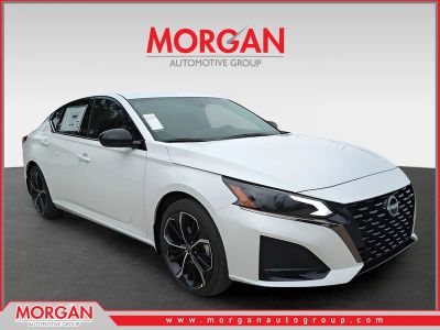 2025 Nissan Altima 2.5 SR in White — front three-quarter view