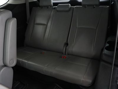 2022 Toyota Highlander FWD - Photo 36