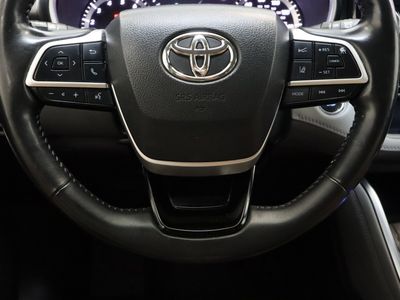 2022 Toyota Highlander FWD - Photo 26