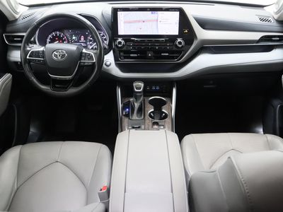 2022 Toyota Highlander FWD - Photo 34