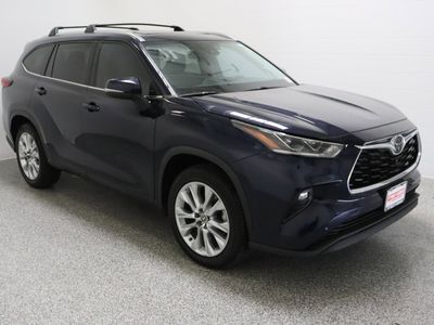 2022 Toyota Highlander FWD - Photo 4