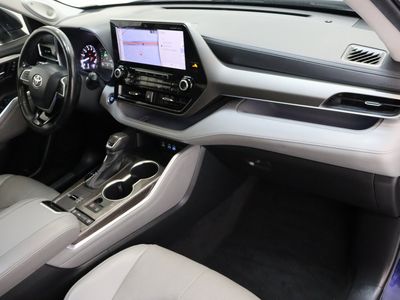 2022 Toyota Highlander FWD - Photo 42