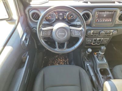 2021 Jeep Wrangler — photo 14 view