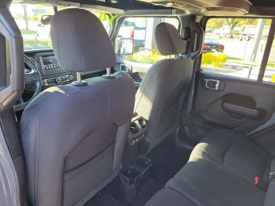 2021 Jeep Wrangler — photo 9 view