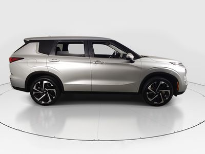 2024 Mitsubishi Outlander - Photo 8