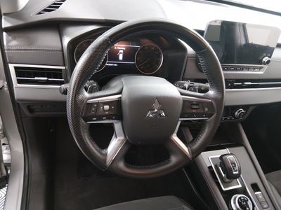 2024 Mitsubishi Outlander - Photo 12