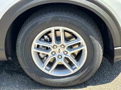 2026 Ford Explorer — photo 12 view
