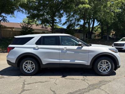 2026 Ford Explorer — photo 8 view
