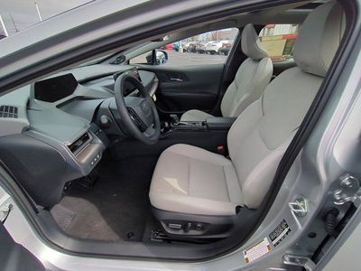 2025 Toyota Prius - Photo 8