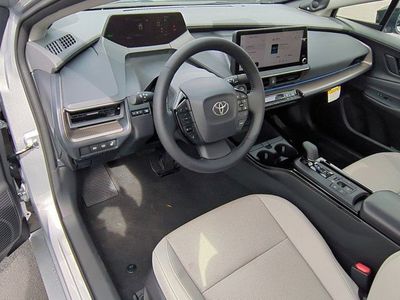 2025 Toyota Prius - Photo 9