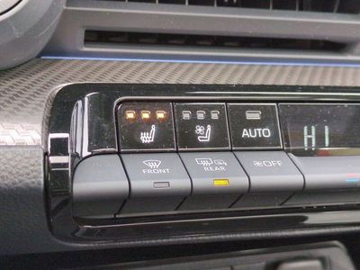 2025 Toyota Prius - Photo 14