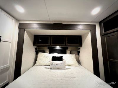 2026 Venture RV SportTrek Touring Edition — photo 24 view
