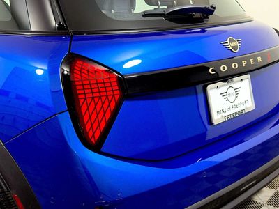 2025 MINI Hardtop 4 Door — photo 27 view