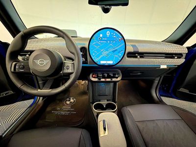2025 MINI Hardtop 4 Door — photo 16 view