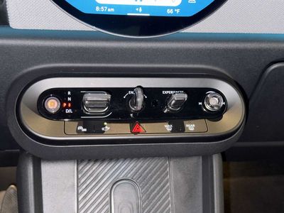 2025 MINI Hardtop 4 Door — photo 18 view
