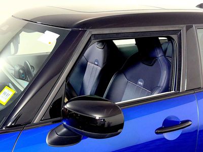2025 MINI Hardtop 4 Door — photo 29 view