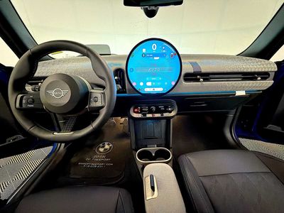 2025 MINI Hardtop 4 Door — photo 17 view