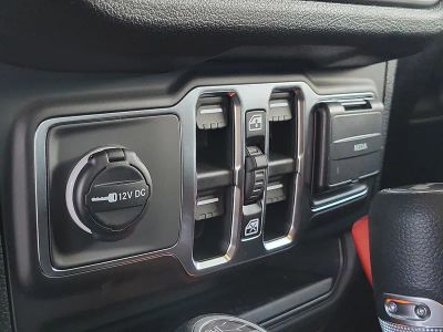 2026 Jeep Wrangler — photo 15 view