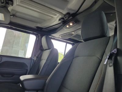 2026 Jeep Wrangler — photo 18 view