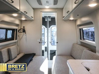 2026 Thor Motor Coach Palladium — photo 12 view