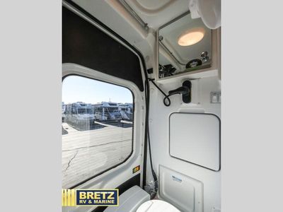 2026 Thor Motor Coach Palladium — photo 16 view