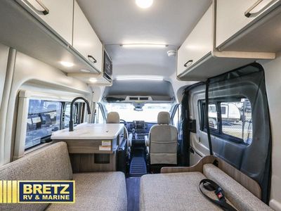 2026 Thor Motor Coach Palladium — photo 15 view