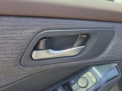 2023 Nissan Rogue — photo 18 view