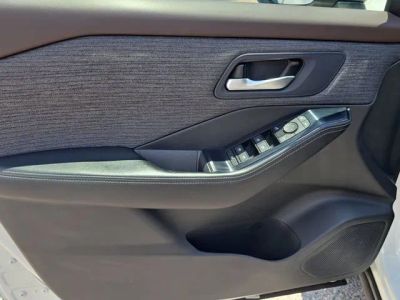 2023 Nissan Rogue — photo 17 view