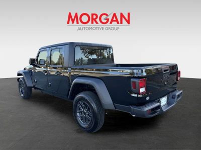 2025 Jeep Gladiator — detail view