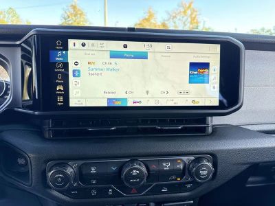 2025 Jeep Gladiator — photo 22 view
