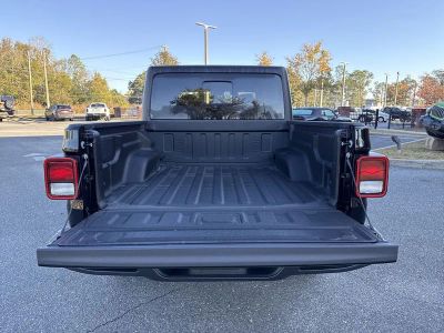 2025 Jeep Gladiator — photo 29 view