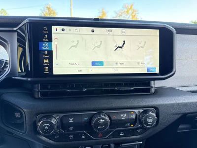 2025 Jeep Gladiator — photo 21 view